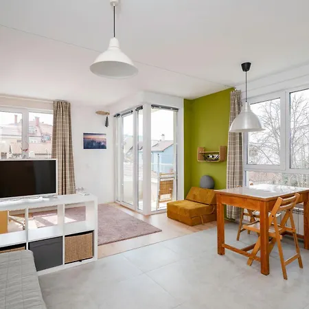 Bright And Cozy 1bd Desk By Flat Mаnаger * 소피아